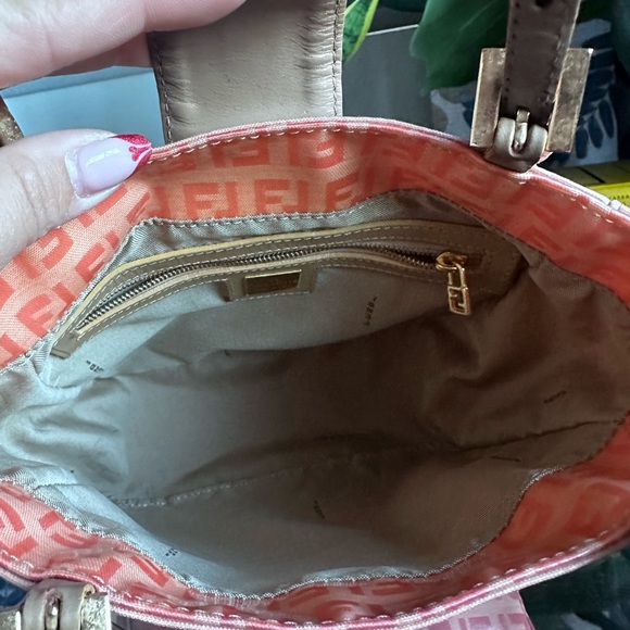 Fendi Zucchino Pink Shoulder Bag - Picture 8 of 10